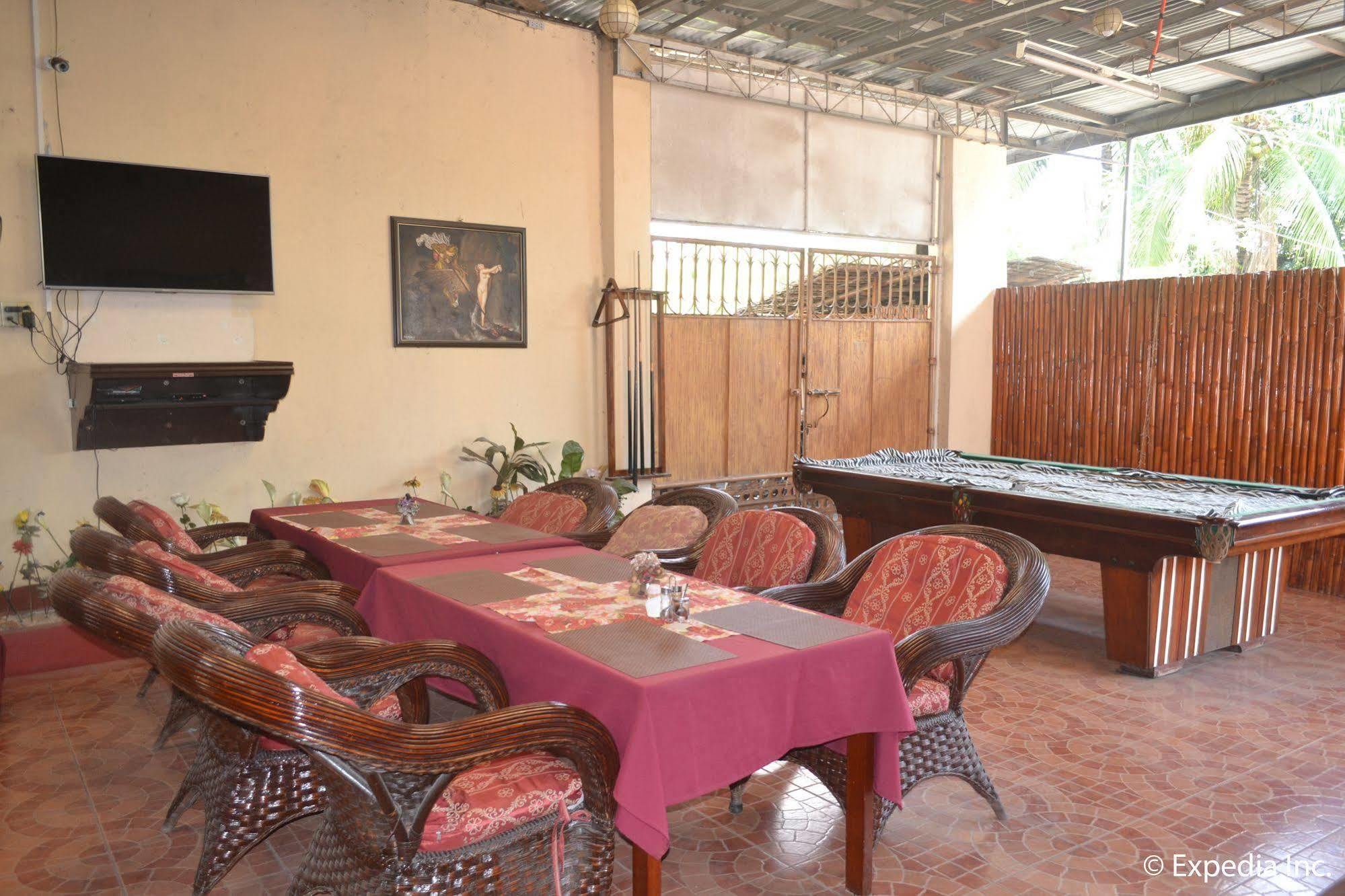 Red Tulip Hotel Angeles Ngoại thất bức ảnh