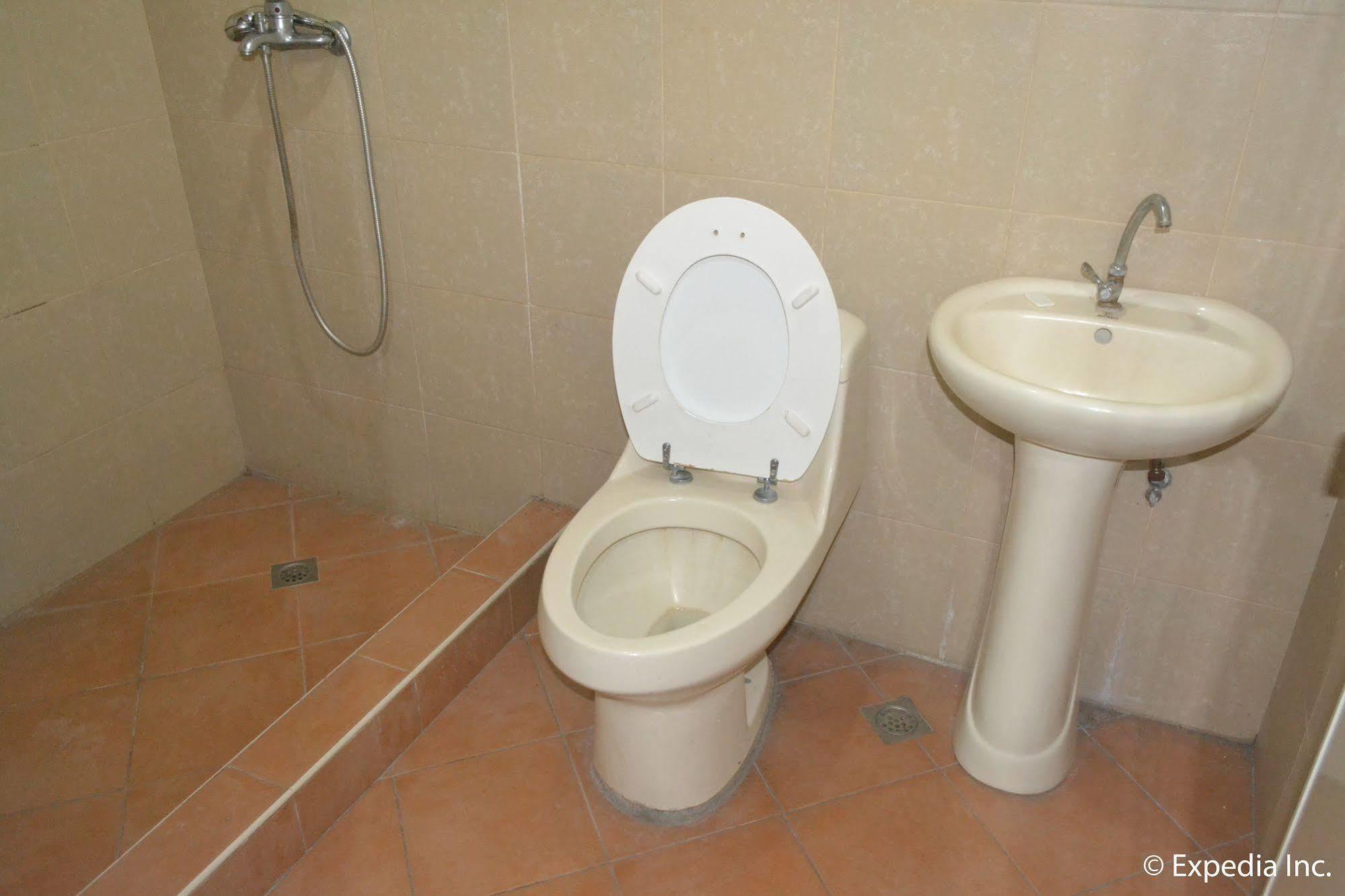 Red Tulip Hotel Angeles Ngoại thất bức ảnh