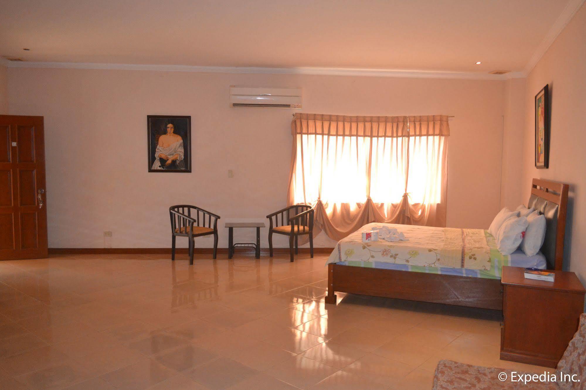 Red Tulip Hotel Angeles Ngoại thất bức ảnh