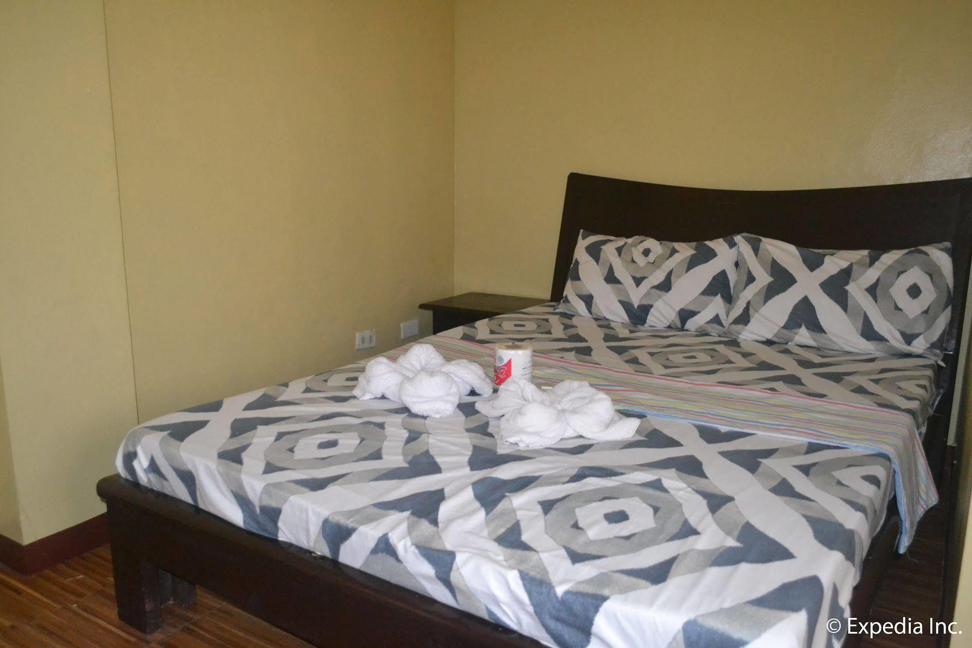 Red Tulip Hotel Angeles Ngoại thất bức ảnh