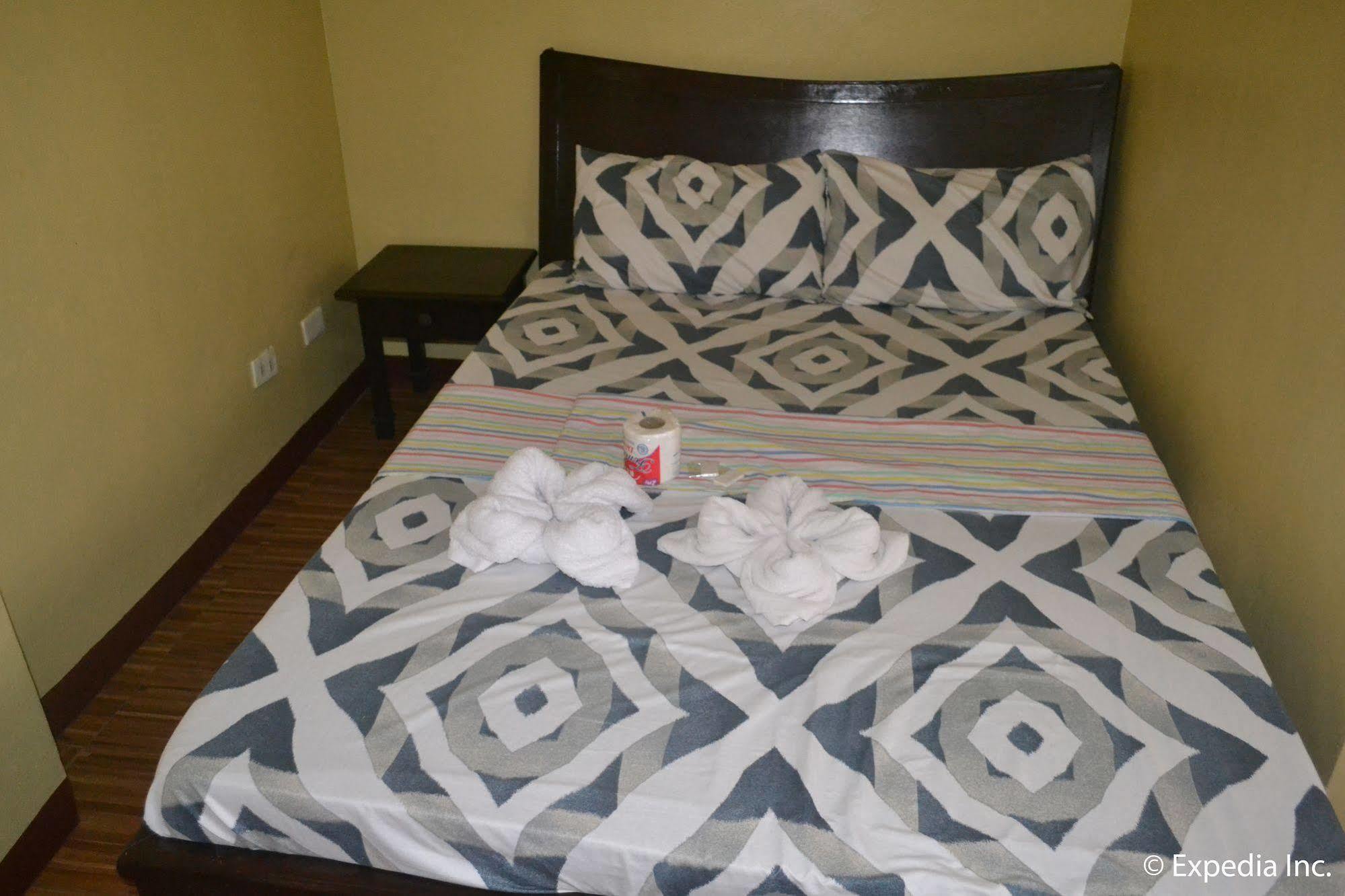 Red Tulip Hotel Angeles Ngoại thất bức ảnh